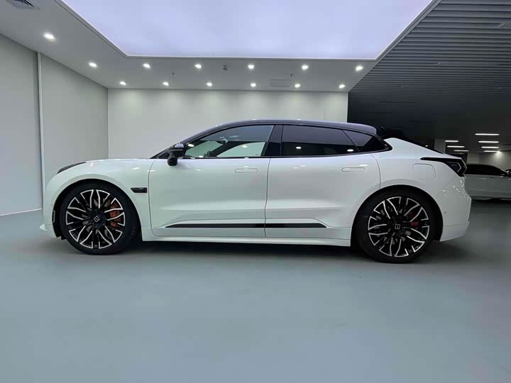 Фото 3 - Zeekr 001