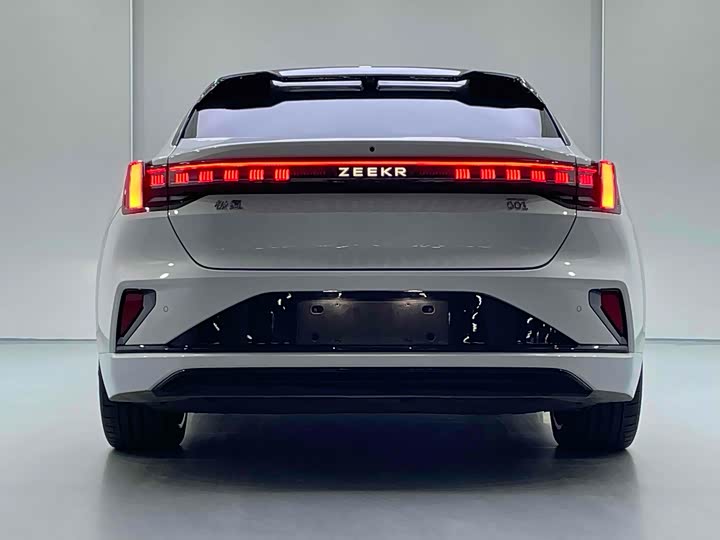 Фото 5 - Zeekr 001