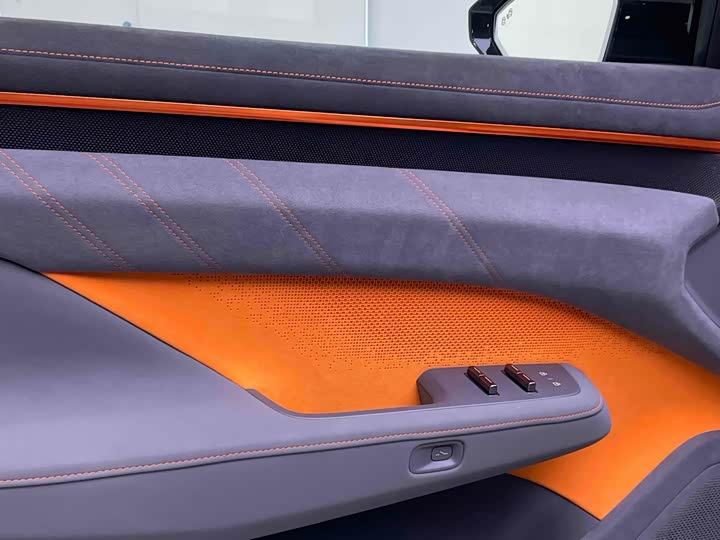 Фото 6 - Zeekr 001