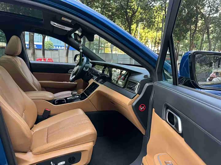 Фото 3 - LiXiang One