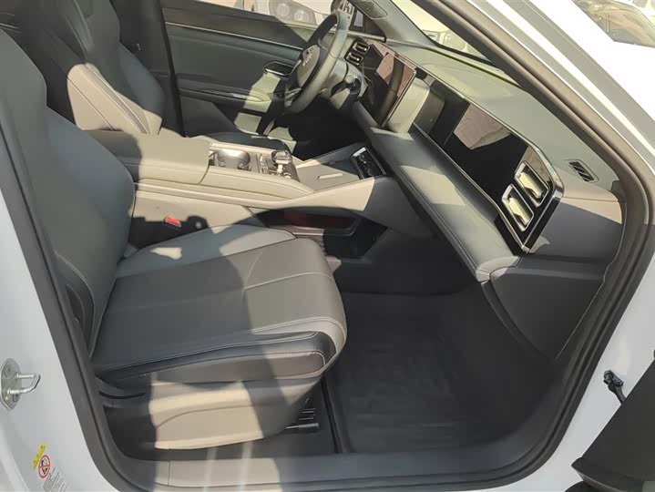 Фото 8 - BYD Qin L