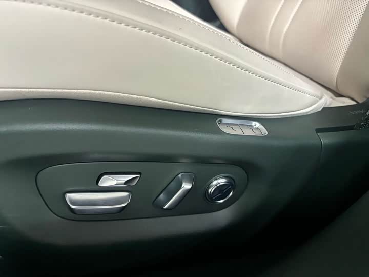 Photo 4 - Xiaomi YU7