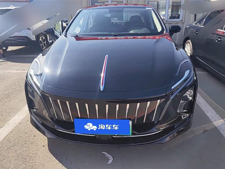 Photo 2 - Hongqi E-QM5