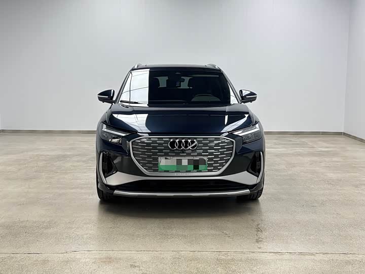 Photo 2 - Audi Q4 e-tron