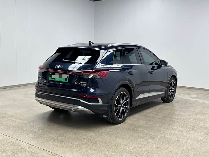 Photo 4 - Audi Q4 e-tron