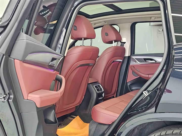 Фото 6 - BMW iX3