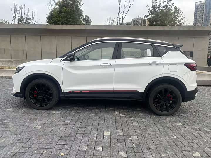 Фото 7 - Geely Coolray