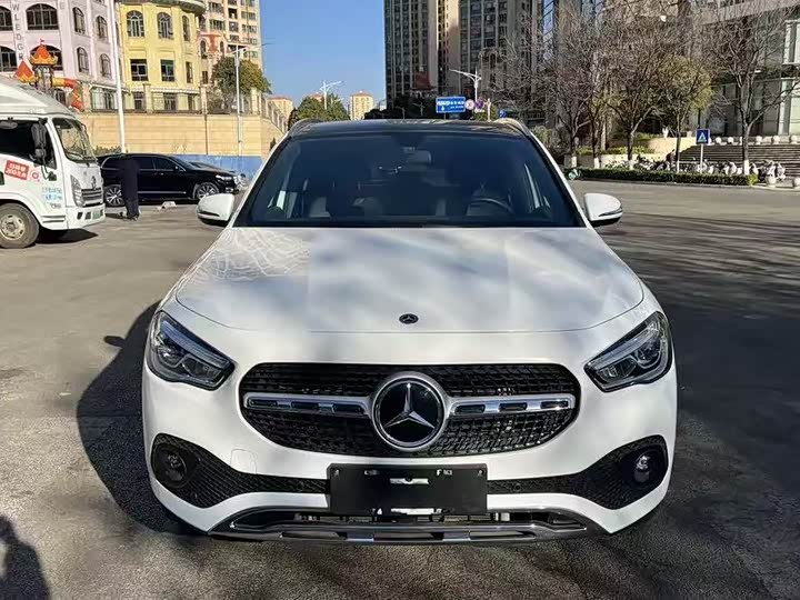 Photo 2 - Mercedes-Benz GLA-Class