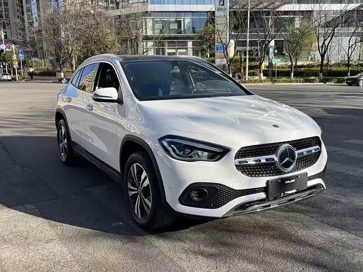Photo 3 - Mercedes-Benz GLA-Class