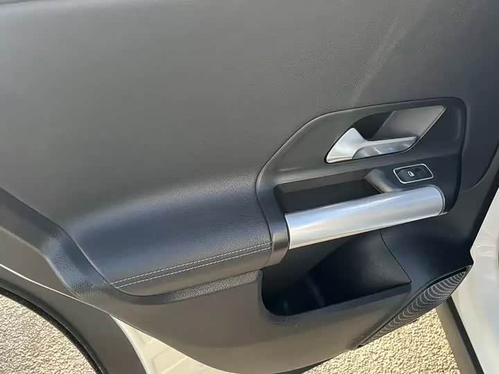 Photo 6 - Mercedes-Benz GLA-Class