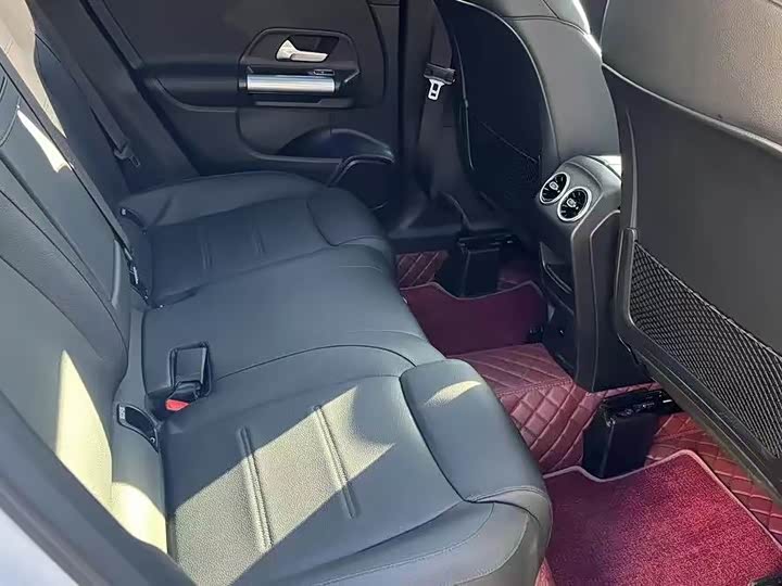 Photo 7 - Mercedes-Benz GLA-Class