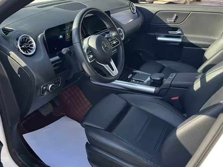 Photo 9 - Mercedes-Benz GLA-Class