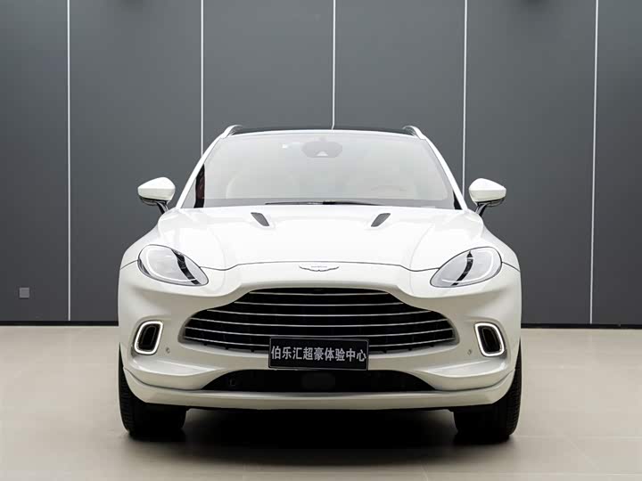 Photo 2 - Aston Martin DBX