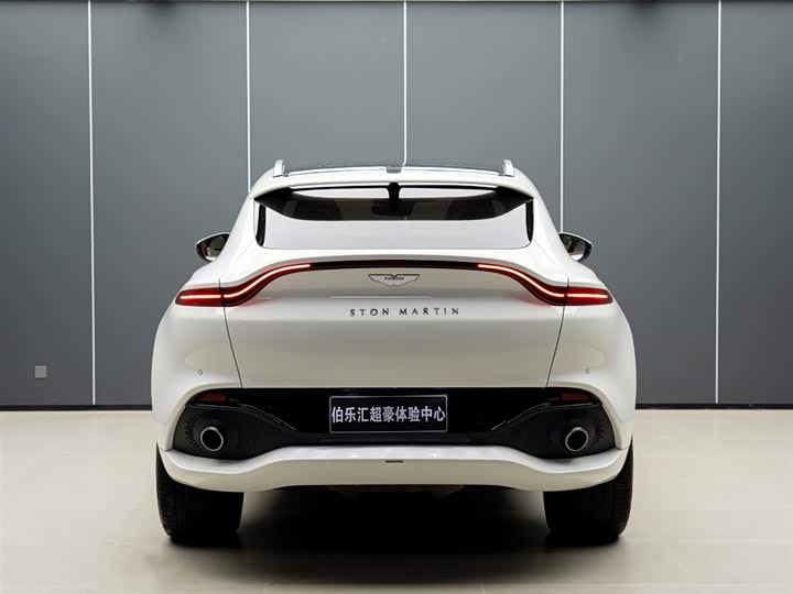 Photo 5 - Aston Martin DBX