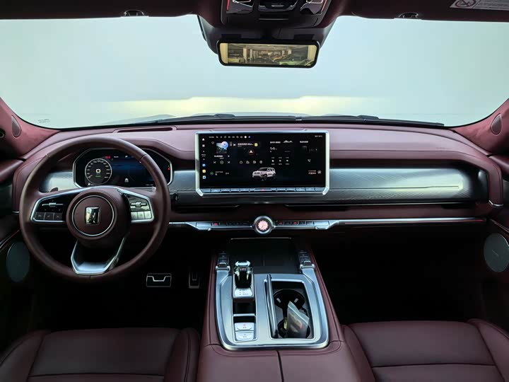 Фото 4 - Tank 700 Hybrid