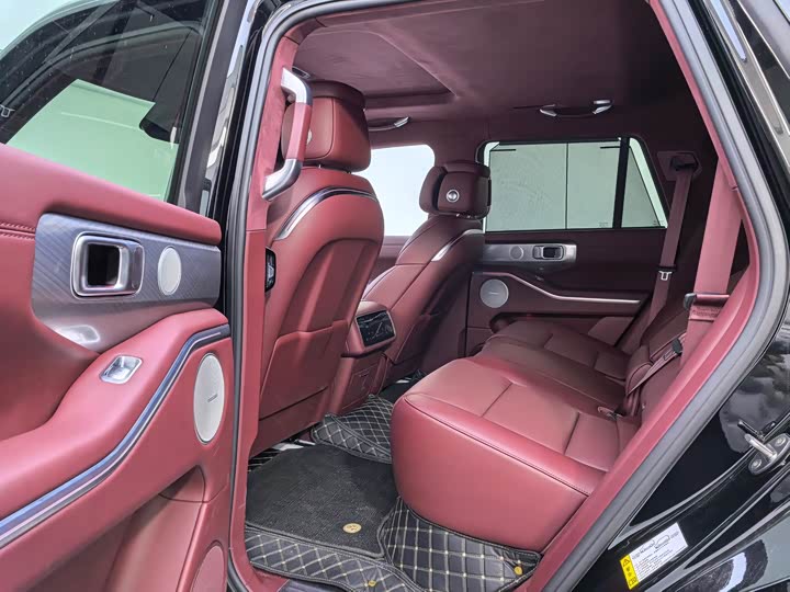 Фото 6 - Tank 700 Hybrid