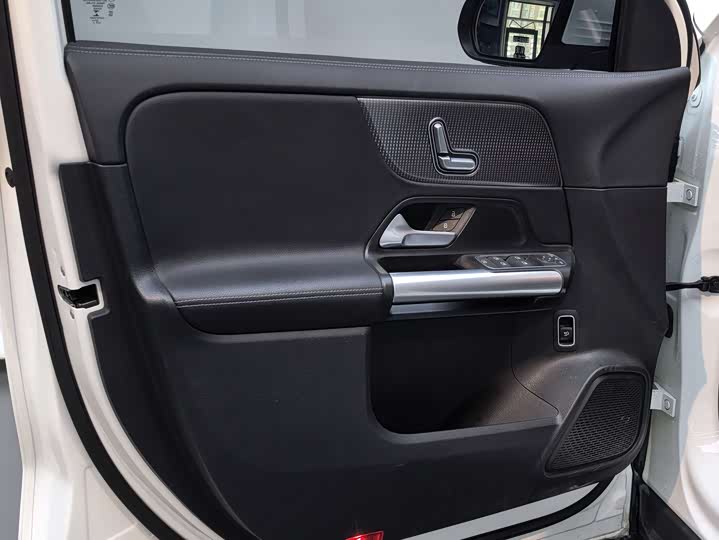 Фото 9 - Mercedes-Benz EQA