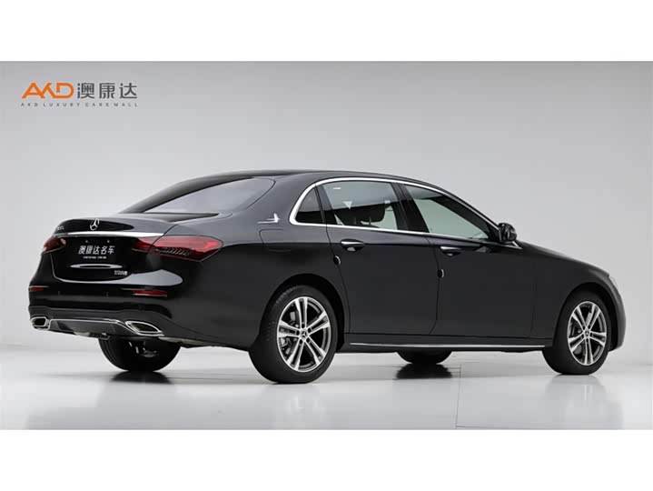 Фото 3 - Mercedes-Benz E-Class