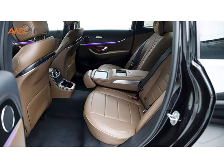 Фото 7 - Mercedes-Benz E-Class