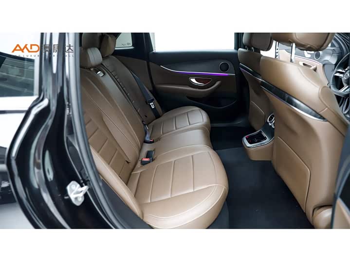 Фото 8 - Mercedes-Benz E-Class