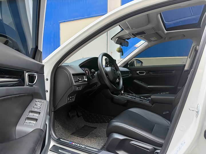 Фото 4 - Honda Civic