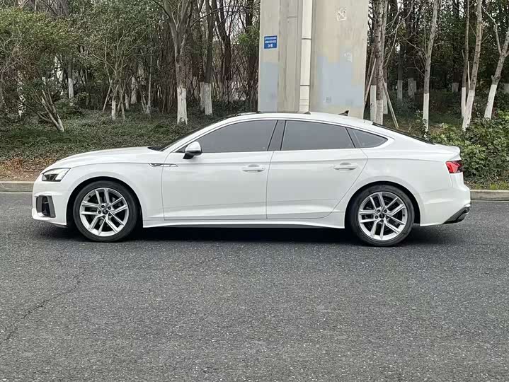 Фото 2 - Audi A5