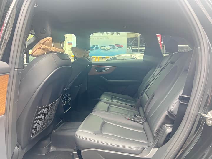 Фото 6 - Audi Q7