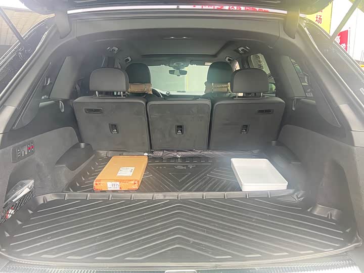 Фото 8 - Audi Q7