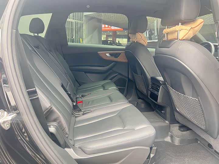 Фото 9 - Audi Q7