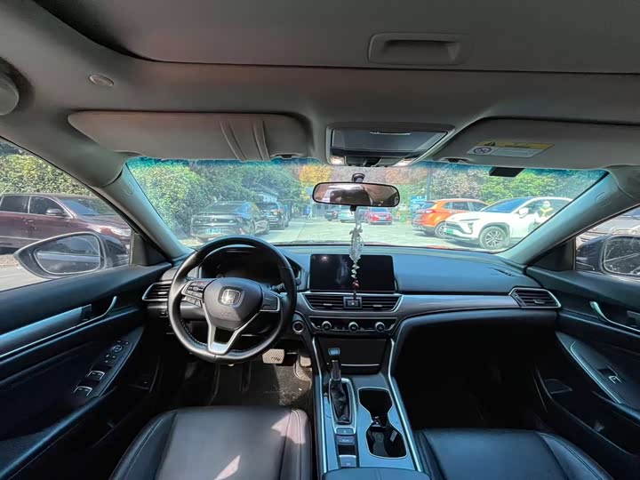 Фото 5 - Honda Accord