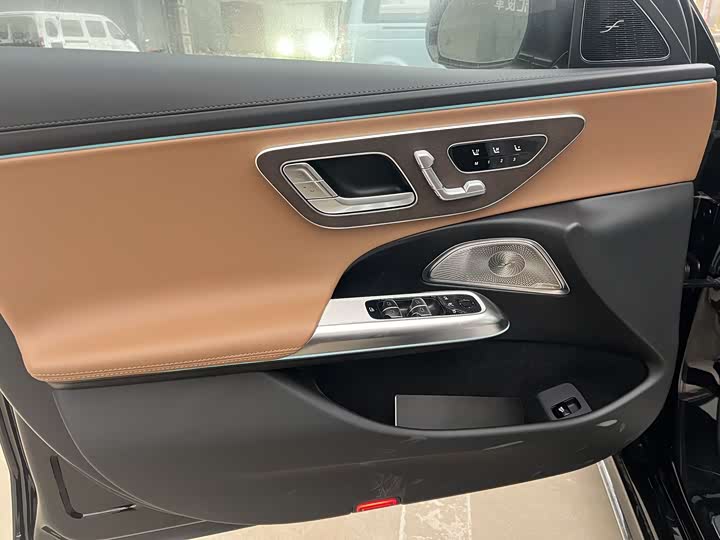 Фото 9 - Mercedes-Benz E-Class