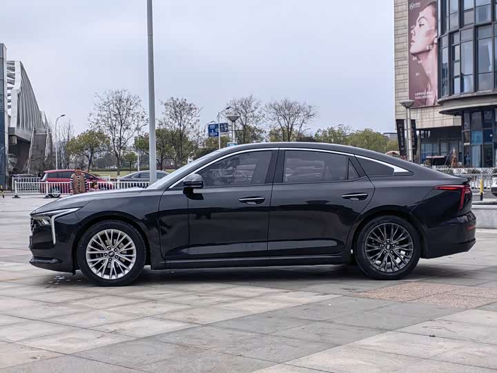 Фото 4 - Bestune B70