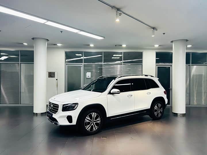 Фото 1 - Mercedes-Benz GLB-Class