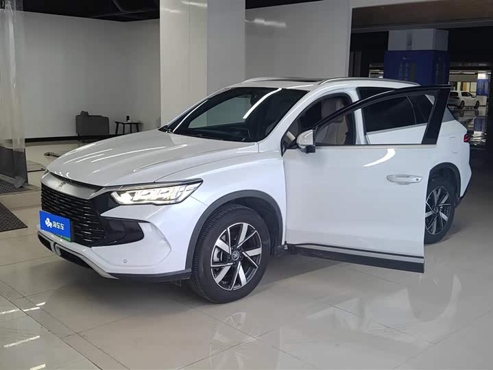 Photo 1 - BYD Song Pro Hybrid