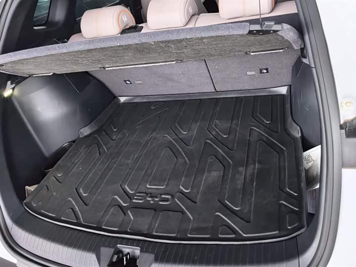 Photo 4 - BYD Song Pro Hybrid