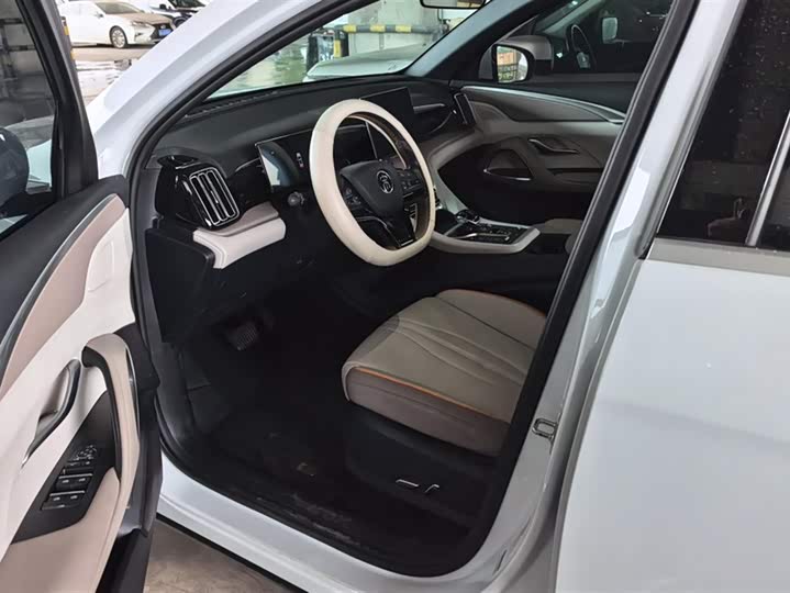 Photo 9 - BYD Song Pro Hybrid