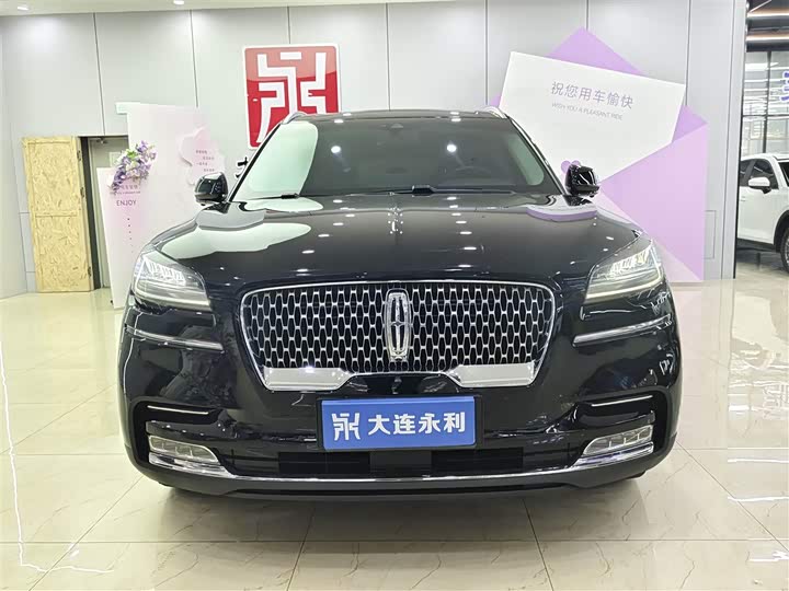 Фото 2 - Lincoln Aviator