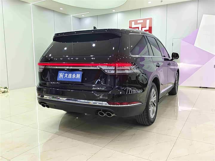 Фото 6 - Lincoln Aviator