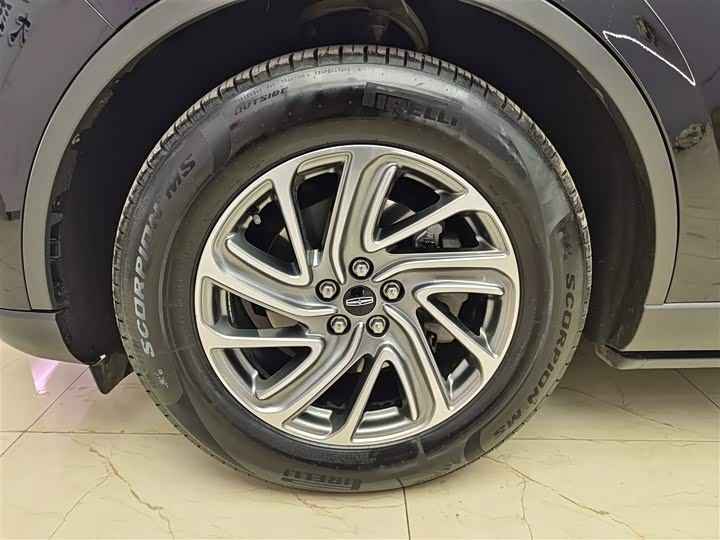 Фото 8 - Lincoln Aviator