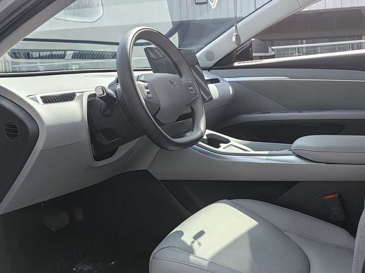 Фото 9 - XPeng Mona M03