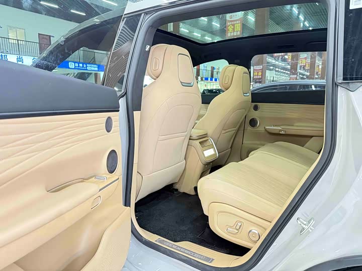 Photo 8 - Exeed Sterra ET