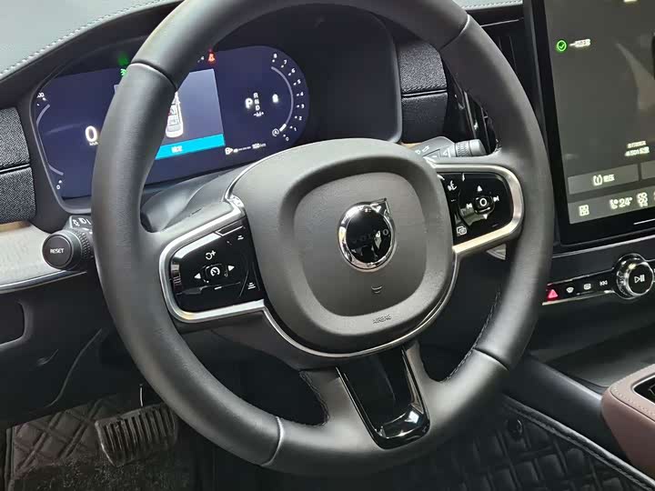 Фото 4 - Volvo S90