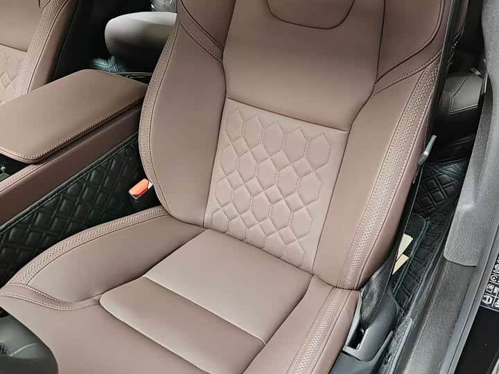 Фото 9 - Volvo S90