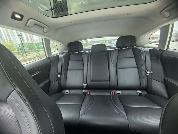 Фото 5 - Zeekr 001