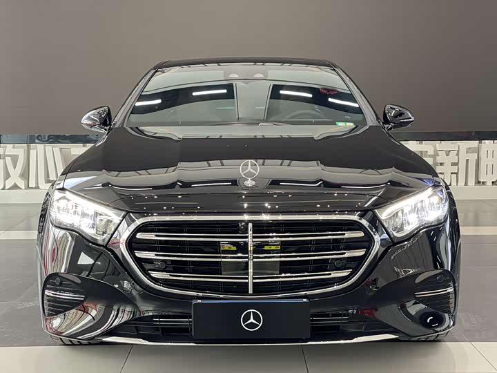 Фото 2 - Mercedes-Benz E-Class