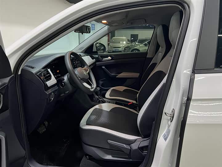 Фото 8 - Volkswagen Tharu