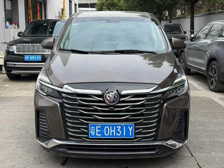 Фото 2 - Buick GL8 ES