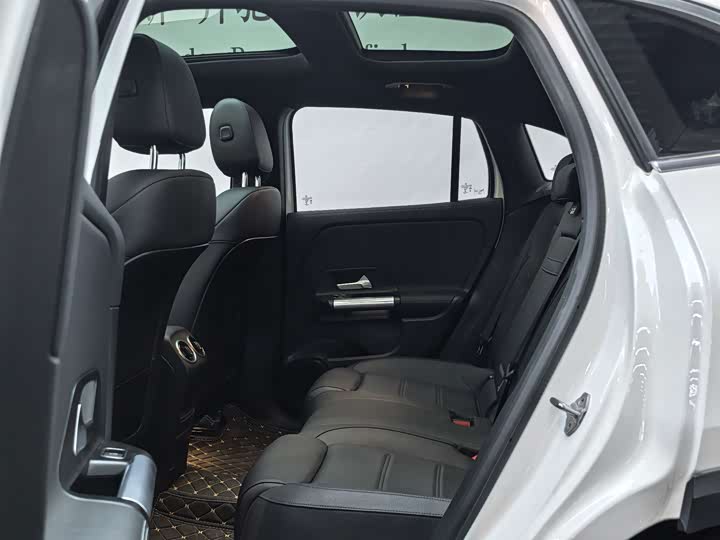 Фото 8 - Mercedes-Benz EQA