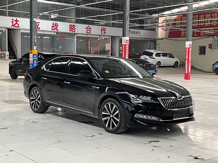 Фото 3 - Skoda Superb