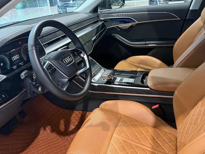 Фото 5 - Audi A8